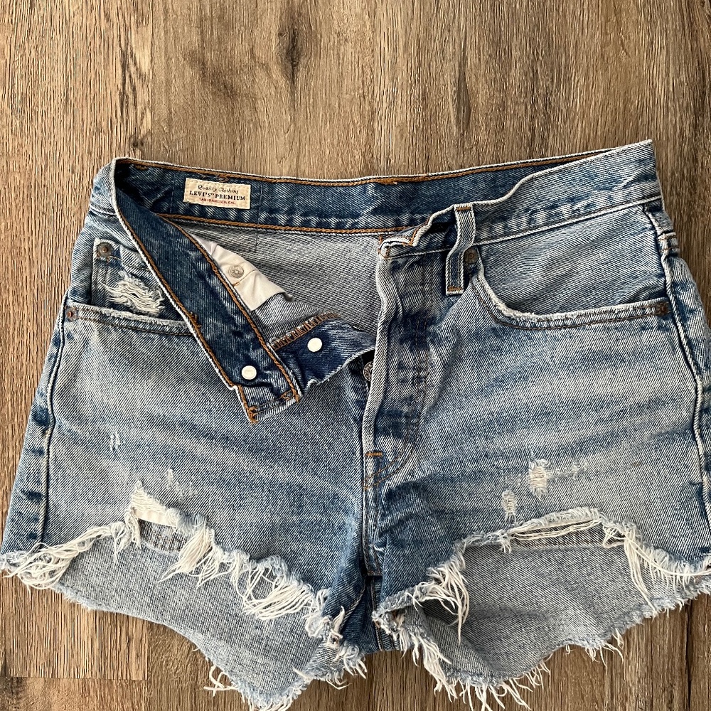 Levi’s 501 Denim High Waisted Shorts Size 25